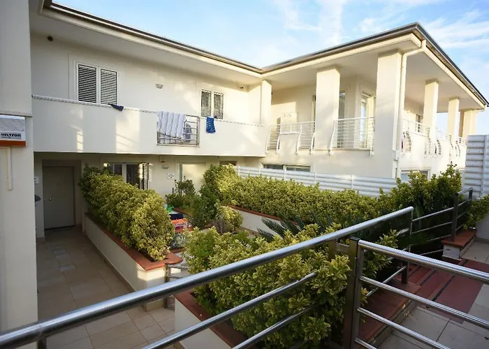 Апарт-отель The Flowers Понтеканьяно