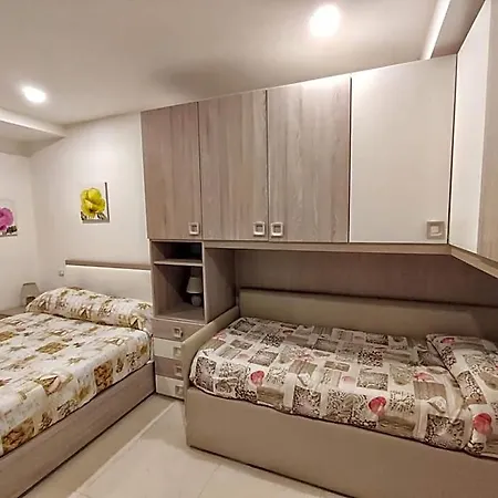 The Flowers Apartmanhotel