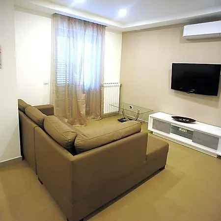 The Flowers Apartmanhotel