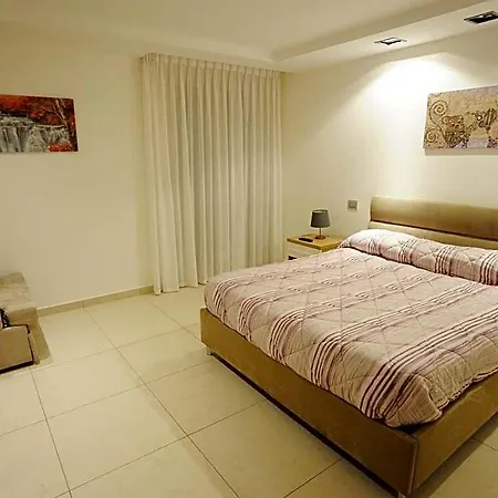Apartmanhotel The Flowers Pontecagnano